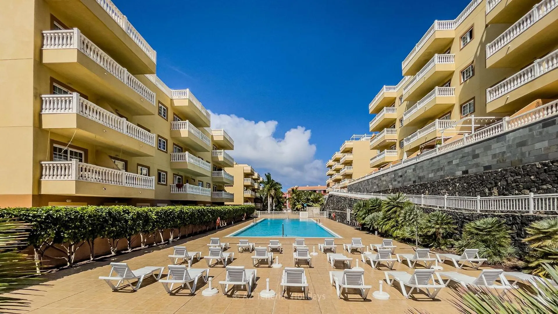 Primavera Apartment With Heated Pool パルム・マール