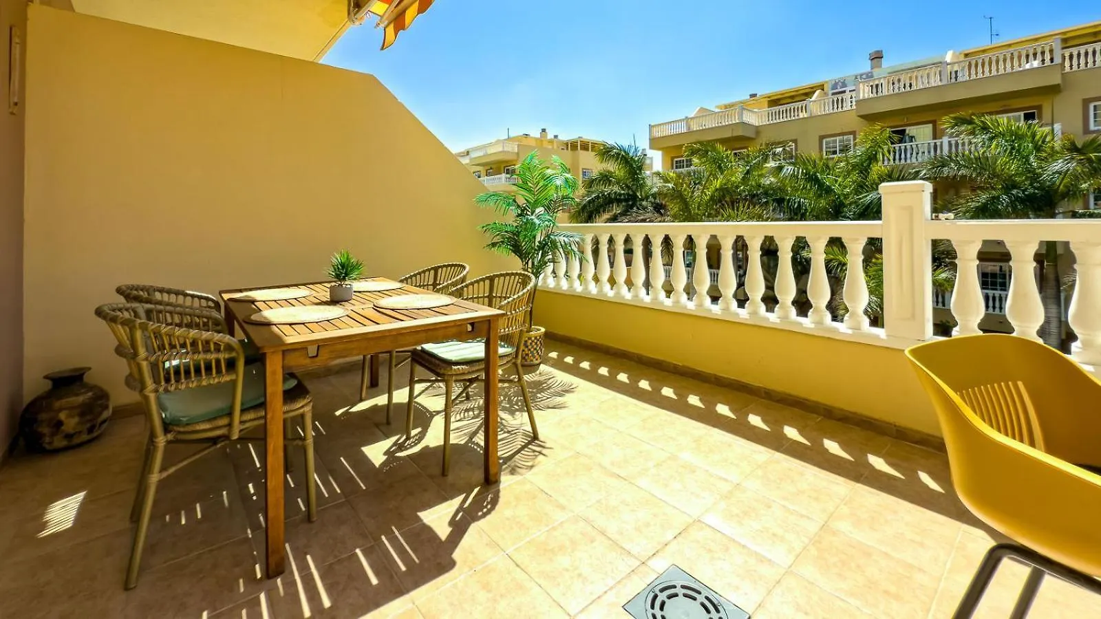 Primavera Apartment With Heated Pool パルム・マール