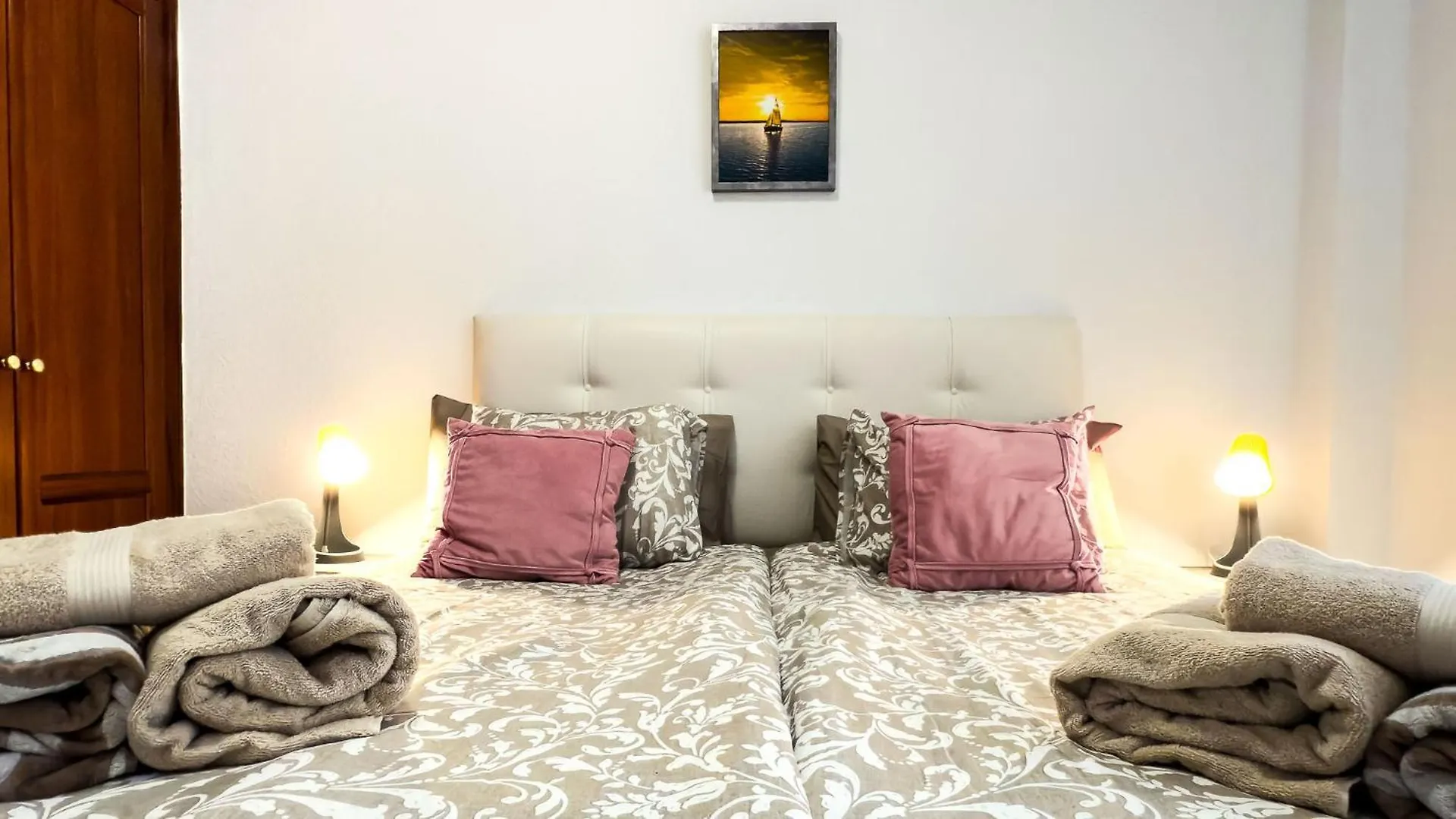 Primavera Apartment With Heated Pool パルム・マール