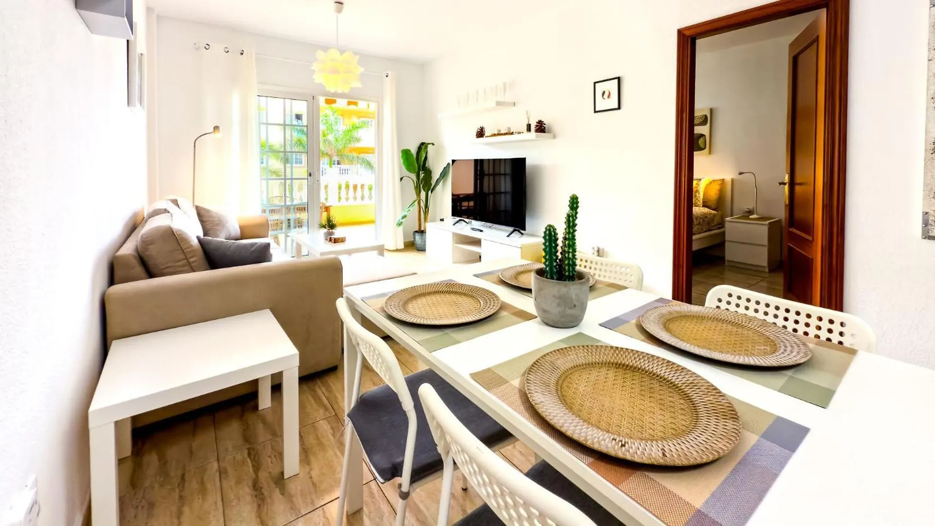 Primavera Apartment With Heated Pool パルム・マール 0*,