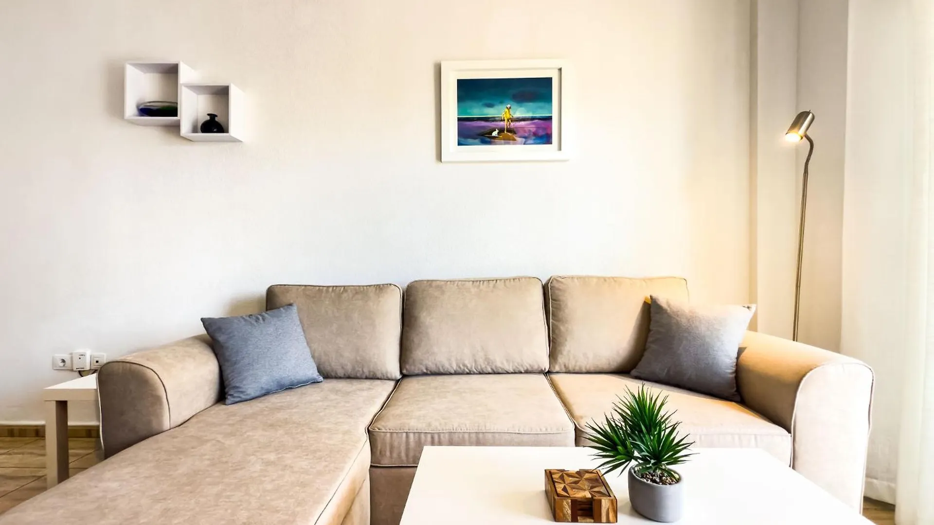 Primavera Apartment With Heated Pool パルム・マール